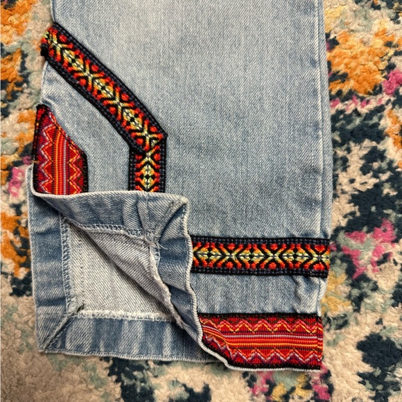 Vintage Guess Embroidered Jeans - Picture 6 of 15